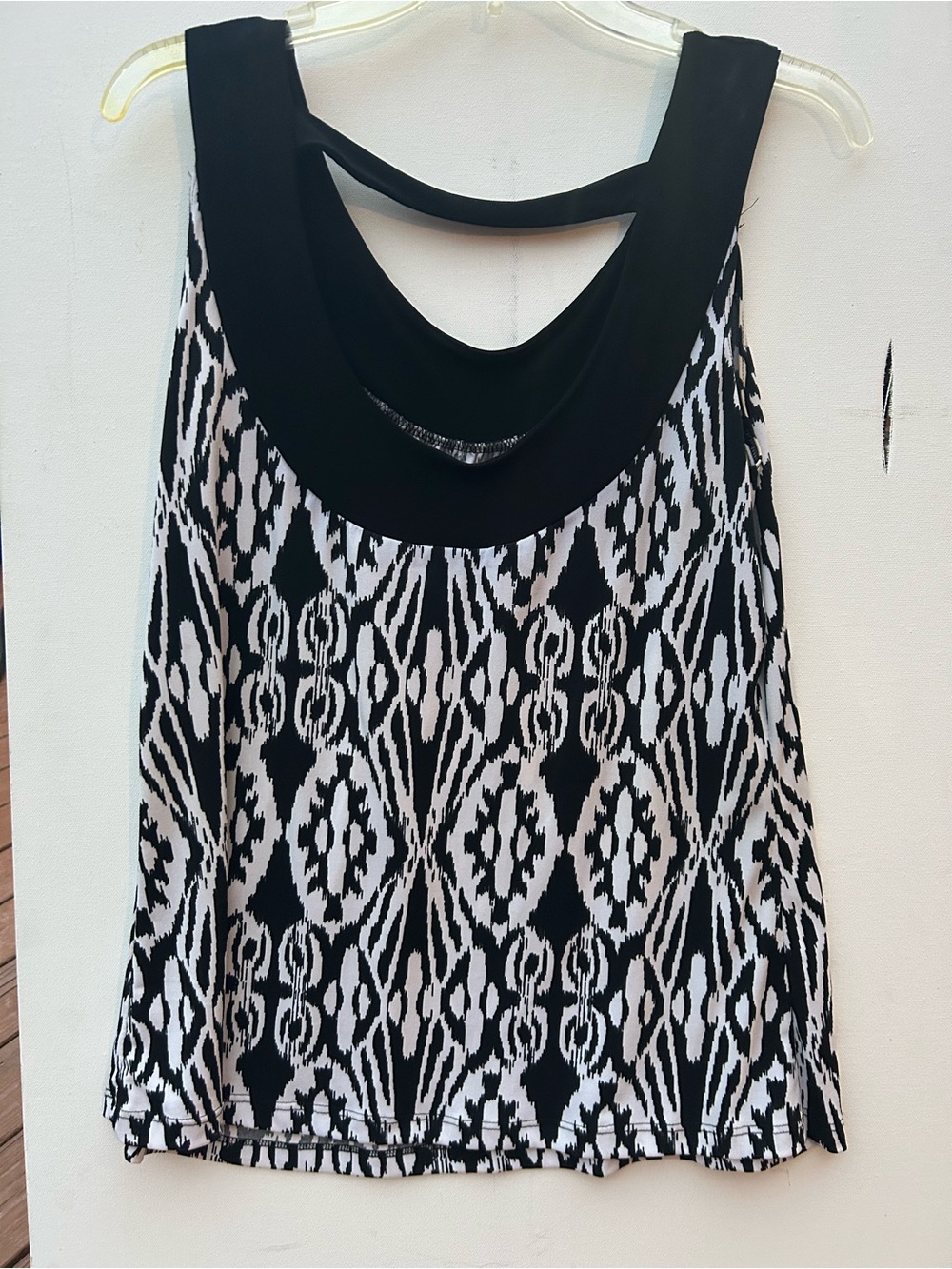Black & White Printed Scoop Neck Tank Top